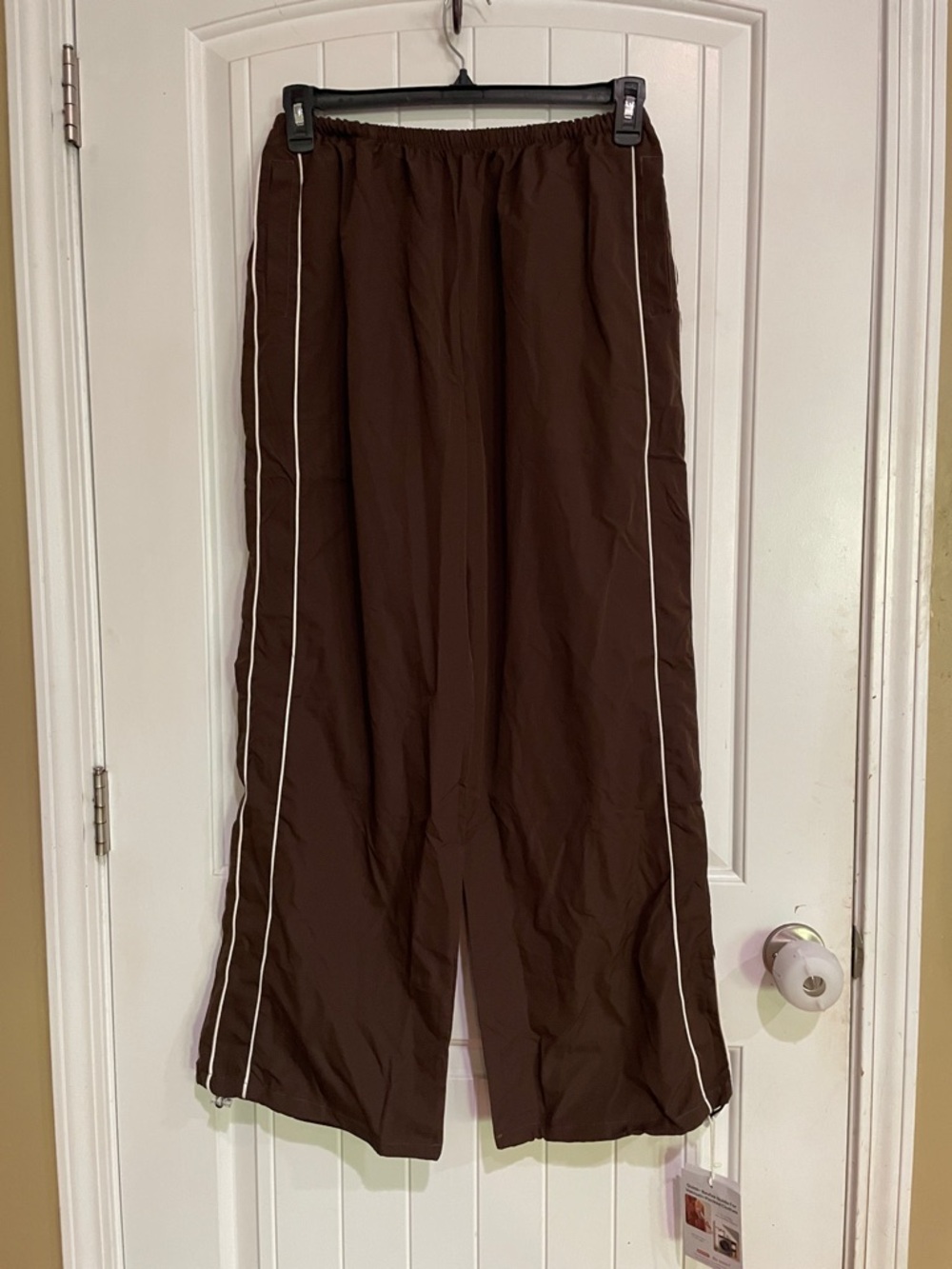 Fashion clothing size M brown track pants NWT